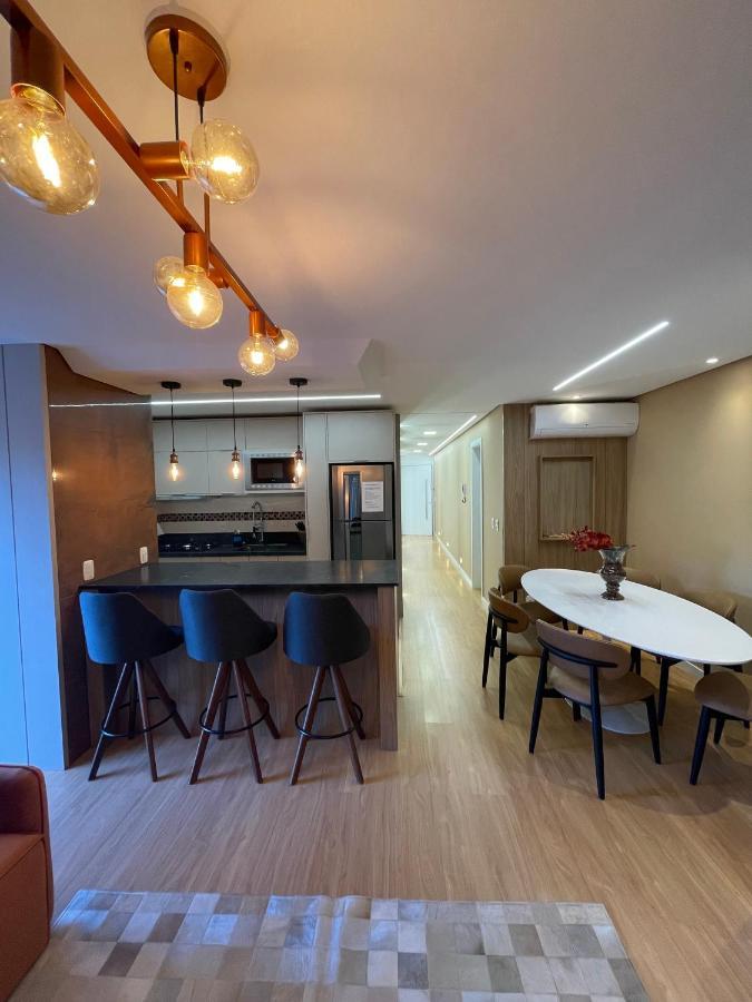Apartamento Espetacular, 2 Suites, A 30M Da Rua Coberta กรามาโด ภายนอก รูปภาพ